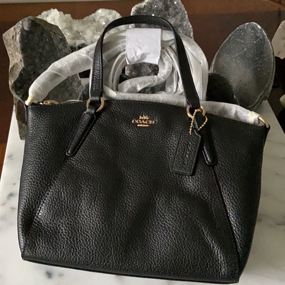 Coach Handbags - Coach Black Pebble Leather Kelsey Crossbody bag